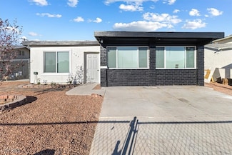 704 Slayton Dr, Las Vegas, NV 89107