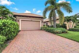 7523 Moorgate Point Way, Naples, FL 34113