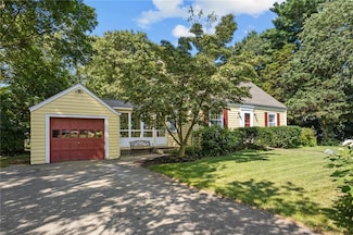 944 Greenville Ave, Greenville, RI 02828