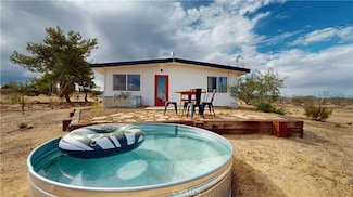 1271 Dakota Ln, Landers, CA 92285