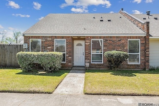 8703 Pecan Tree Dr, Baton Rouge, LA 70810