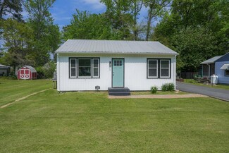7129 Mason Dr, Chincoteague Island, VA 23336