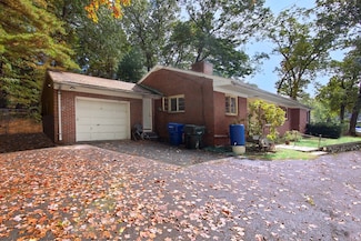 151 W Allen Ridge Rd, Springfield, MA 01118