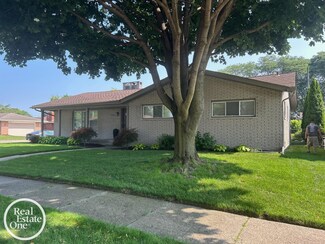 23176 Gladhill Ln, Saint Clair Shores, MI 48080