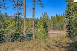 13 Swan Shores Dr, Sagle, ID 83860