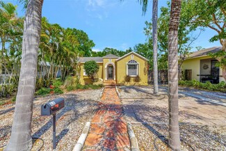 230 SW 4th St, Dania, FL 33004