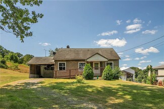 107 Olinger Dr, Kittanning, PA 16201