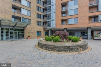 2001 15th St N Unit 101, Arlington, VA 22201