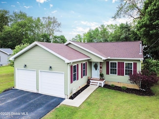 9 Barton Ave, Fort Edward, NY 12828