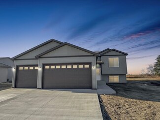 312 7th Ave SW, Surrey, ND 58785