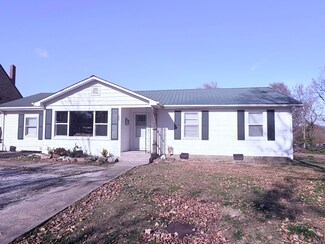 220 Wells St, Greenfield, MO 65661