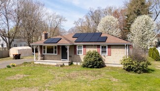 17 Dyotte St, Agawam, MA 01001