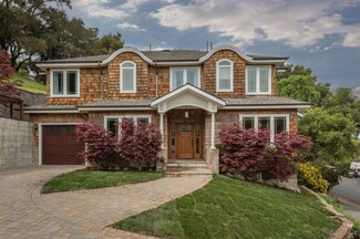 271 Gabarda Way, Portola Valley, CA 94028
