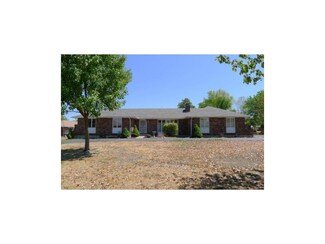 203 W Locust St, Archie, MO 64725