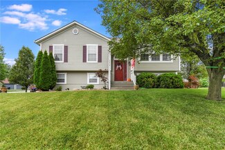 1412 Bradford Dr, Greenwood, MO 64034