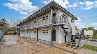 6612 Dauphine St, Arabi, LA 70032