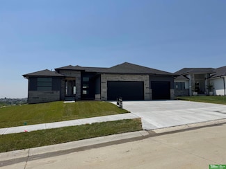 5808 N 198th St, Elkhorn, NE 68007