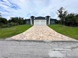 10385 Port Everglades St, Port Charlotte, FL 33981