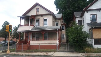 63 Oak St, Springfield, MA 01109