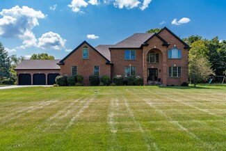 9900 Springborough Dr, Rockford, IL 61107