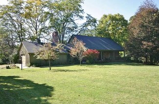 353 Old Sutton Rd, Barrington, IL 60010