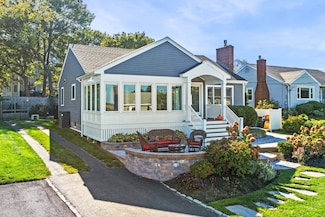 49 Thurston Point Rd, Gloucester, MA 01930