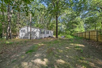 12 Woodlawn Ln, Hinsdale, NH 03451