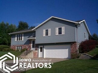 426 Prairie View Cir, Carroll, IA 51401