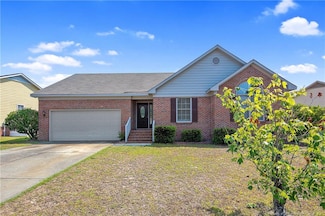 520 Pickington Cir, Fayetteville, NC 28303