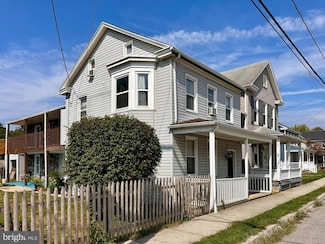 32 N York St, Etters, PA 17319