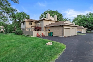 16312 W Coachlight Dr, New Berlin, WI 53151