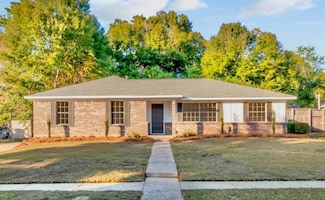 6504 Gaslight Ln S, Mobile, AL 36695