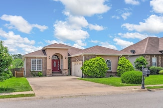 648 White Face Dr, Clarksville, TN 37043
