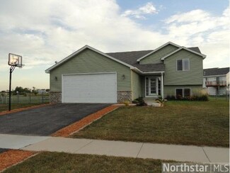 715 715 Barnes Lake Dr, Norwood Young America, MN 55397