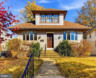 221 Richey Ave, Oaklyn, NJ 08107