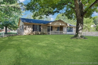 211 Meadowlark Ln, Durant, OK 74701