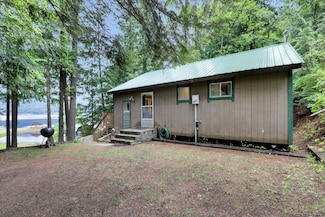 3970 Cedar Bay Rd, Loon Lake, WA 99148