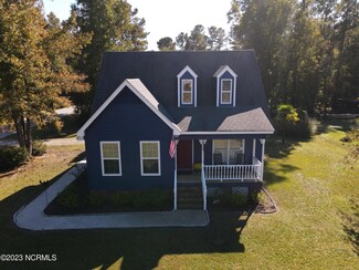 141 Oak Hills Dr, Rocky Point, NC 28457