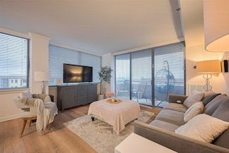 3525 Sage Rd Unit 1004, Houston, TX 77056