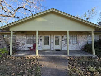 603 W 1st St, Hearne, TX 77859