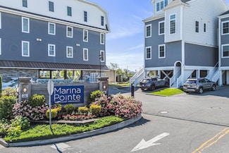 225 Marina Pointe Dr Unit 225, Oceanside, NY 11572