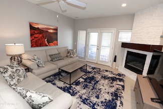7021 E Earll Dr Unit 204, Scottsdale, AZ 85251