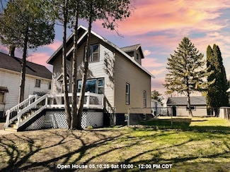 1204 15th Ave, Menominee, MI 49858