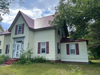 24 Penobscot St, Orono, ME 04473
