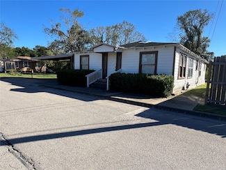 651 W Meyer St, Bellville, TX 77418