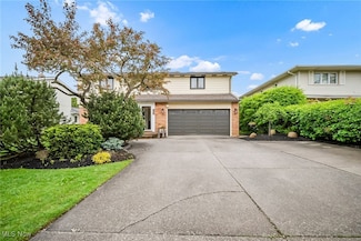 23957 Greenlawn Ave, Beachwood, OH 44122