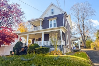 16 Smith St Unit 2, Danbury, CT 06810