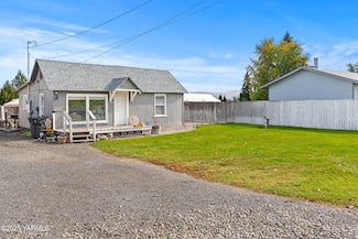 2301 N Wenas Rd, Selah, WA 98942