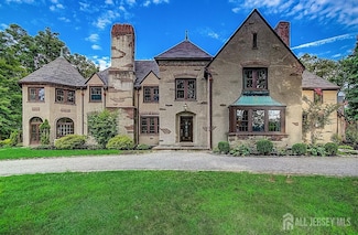 1 Orchard Ln, Lawrence Township, NJ 08648