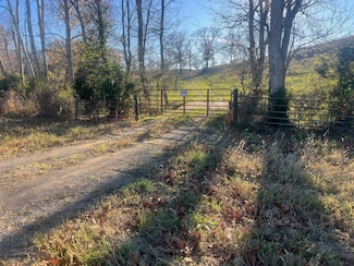 8890 Us-Hwy 150e, Crab Orchard, KY 40419